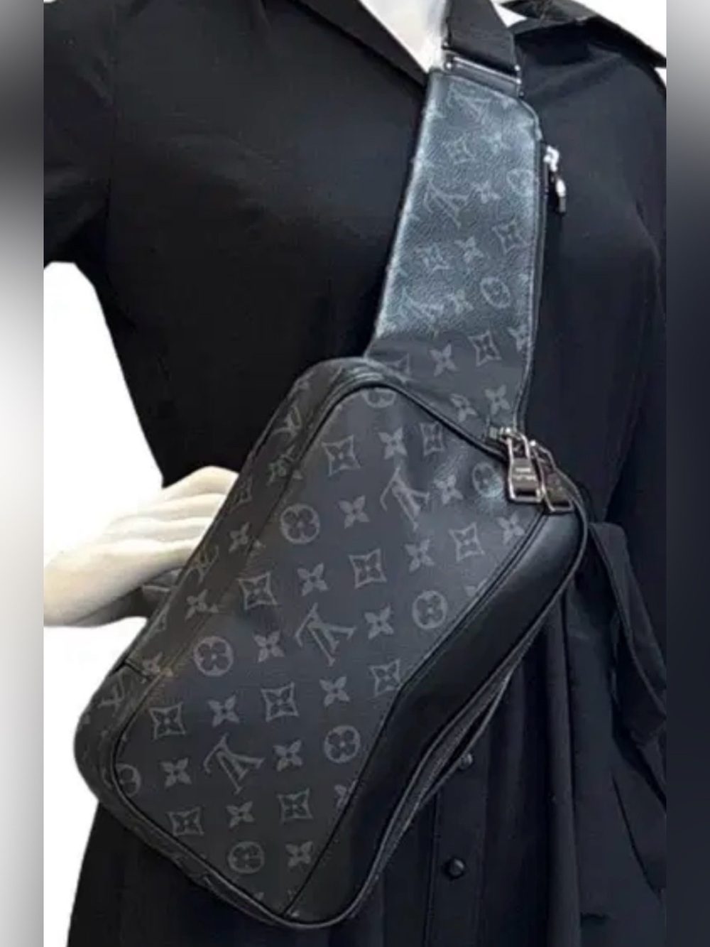 11X7  Louis Vuitton Monogram Eclipse Canvas Crossbody Messenger Bag in Black